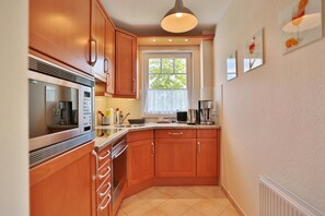 Mikrowelle, Ofen, Herdplatte, Geschirrspüler