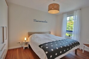2 chambres, fer et planche à repasser, accès au Wi-Fi (inclus)