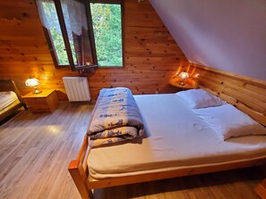 3 bedrooms, iron/ironing board