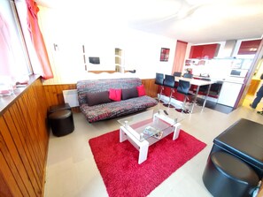 TV - Appartement au pied des pistes 182TB (Besse-et-Saint-Anastaise)