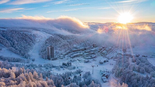 Unclassified image, 1 of 25, button