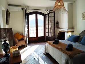 4 chambres, fer et planche à repasser, lit parapluie, Wi-Fi