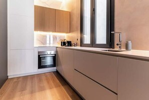 Fridge, microwave, oven, stovetop - Square Shops (Córdoba)