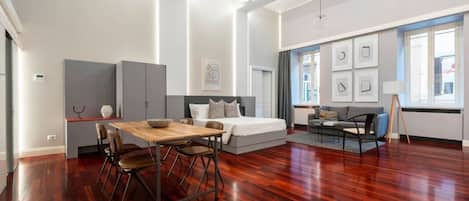 Deluxe Condo | Living area