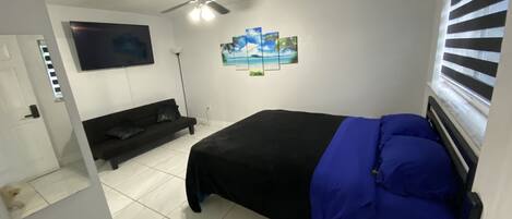 1 bedroom, desk, iron/ironing board, free WiFi