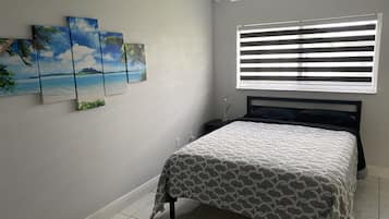1 dormitorio, escritorio, tabla de planchar con plancha y wifi gratis
