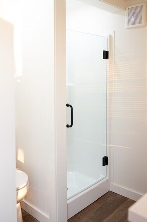 Bathtub - The Container Home at River Rocks Landing (Gadsden)
