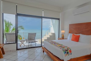 Room - Hacienda + Condo 4: Oceanfront, Sleeps 18 (Aguacate)