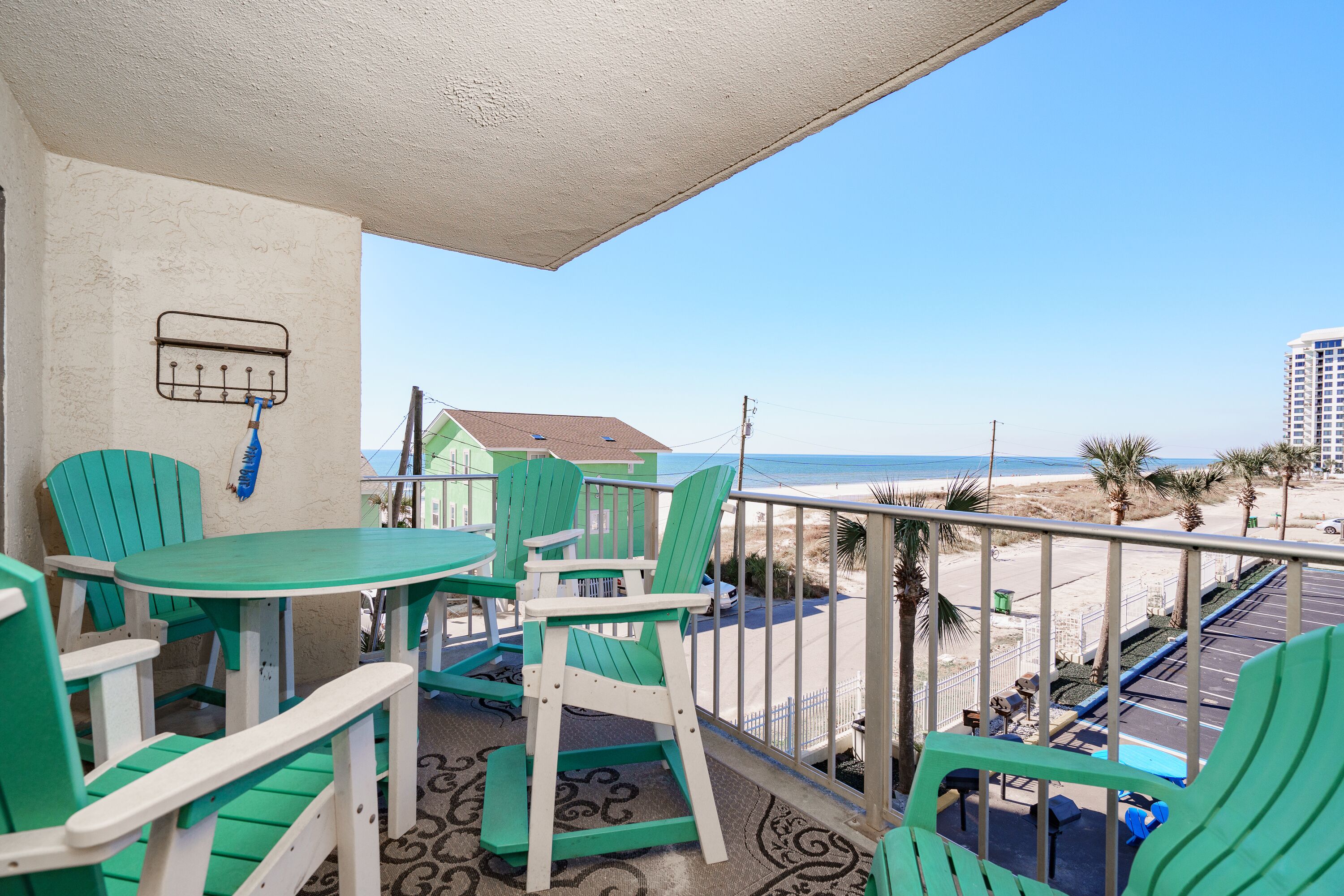 Bethy’s Beachy Beauty | Regency Towers!