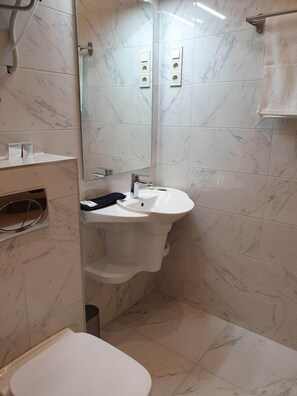 Free toiletries, hair dryer - Indium City Panzió (Eger)