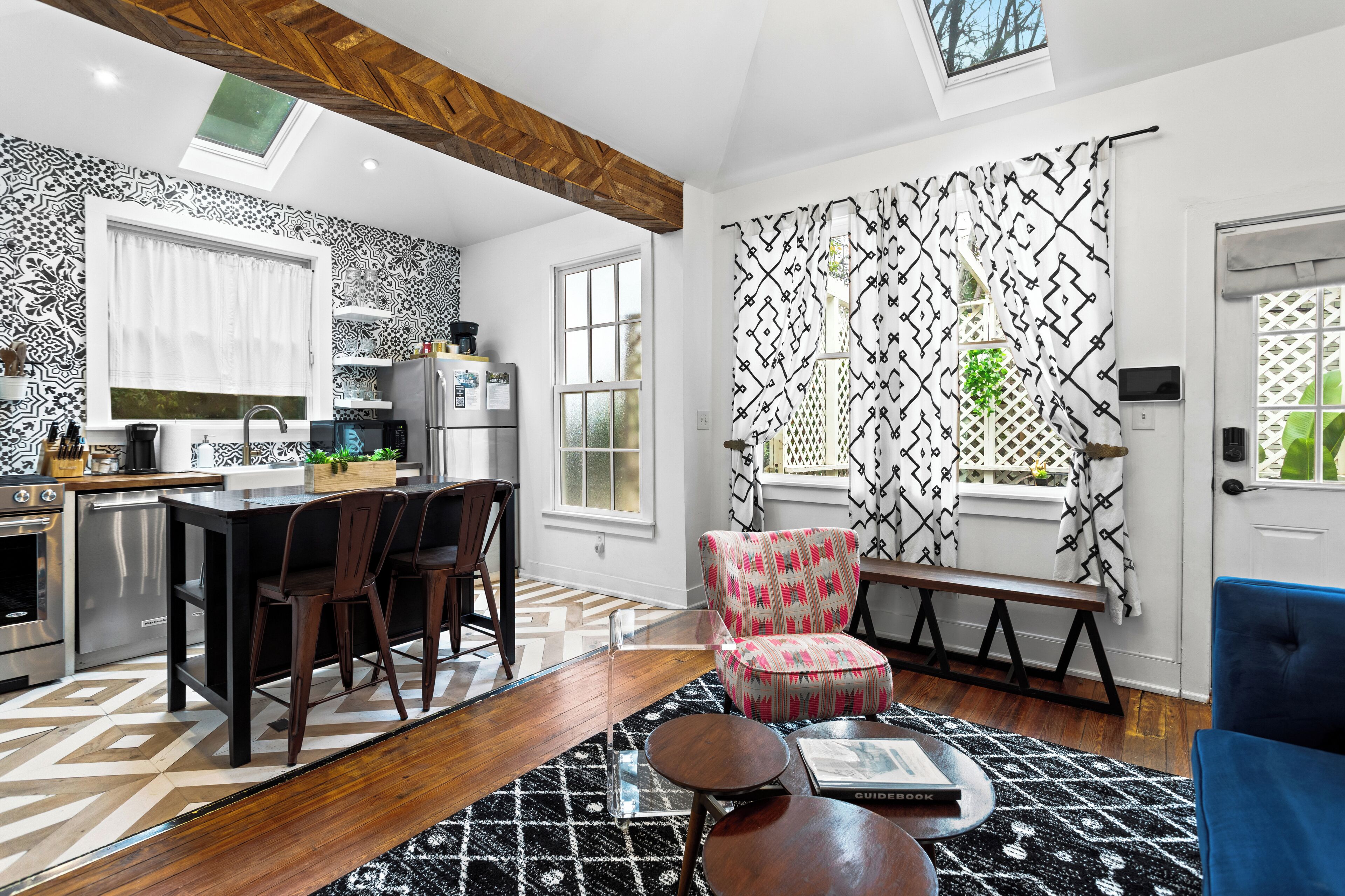 المنشأة من الداخل