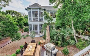 Outdoor dining - Maritime Forest retreat close to East Beach! (Bald Head Island)