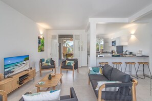 TV - Beachside (Sainte-Anne)