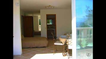 1 quarto, escrivaninha, Wi-Fi de cortesia, roupa de cama