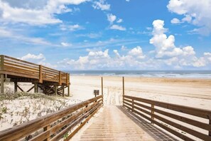 Beach nearby - Pool, Lake & Beach Boardwalk - Casa Driftwood #1 (Port Aransas)