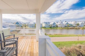 Property grounds - Pool, Lake & Beach Boardwalk - Casa Driftwood #1 (Port Aransas)