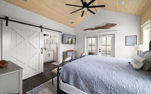 3 chambres, fer et planche à repasser, lit de bébé portatif, Wi-Fi