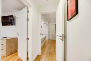2 chambres, fer et planche à repasser, Wi-Fi gratuit, draps fournis