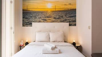 7 bedrooms, desk, iron/ironing board, travel crib