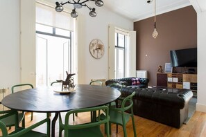 Interior - Flores -  Triplex in Chiado w/ terrace & parking! (Lisboa)