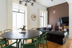 Interior - Chiado | Triplex 6 Bedrooms | Terrace + Parking (Lisboa)