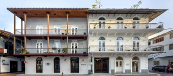 w* | Sophisticated 1BR in Casco Viejo