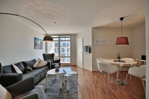 TV, DVD player, stereo - Strandhotel Niendorf Appartement 32 (Niendorf/Ostsee)