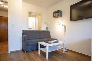 Téléviseur, lecteur de DVD, chaîne audio