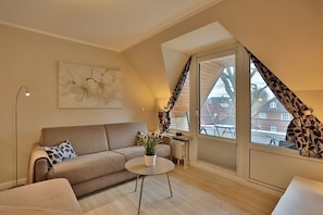 Fernseher, DVD-Player, Stereoanlage