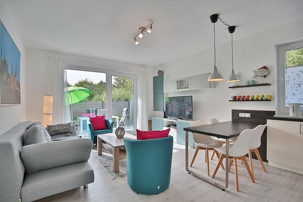 Fernseher, Stereoanlage