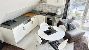Kühlschrank, Ofen, Herdplatte, Geschirrspüler