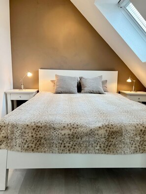 2 bedrooms, iron/ironing board, free WiFi