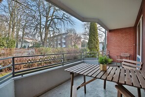 تناول الطعام بال خارج