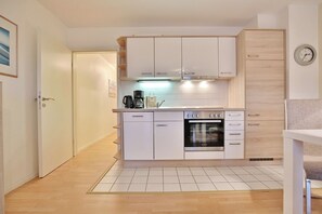 Refrigerador, horno, parrilla de estufa y lavavajillas 