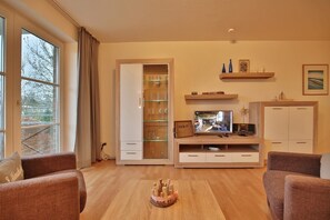 Fernseher, Stereoanlage