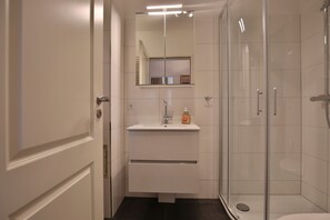 Shower, hair dryer - Wohnpark Niendorf 13 Appartement 4 (Niendorf/Ostsee)