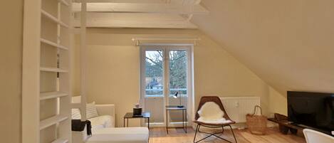 TV, DVD player, stereo