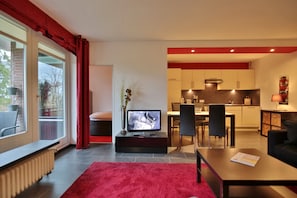 Fernseher, DVD-Player, Stereoanlage