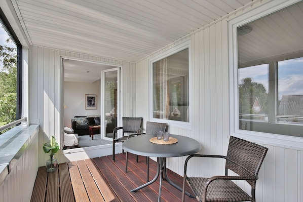 تناول الطعام بالخارج