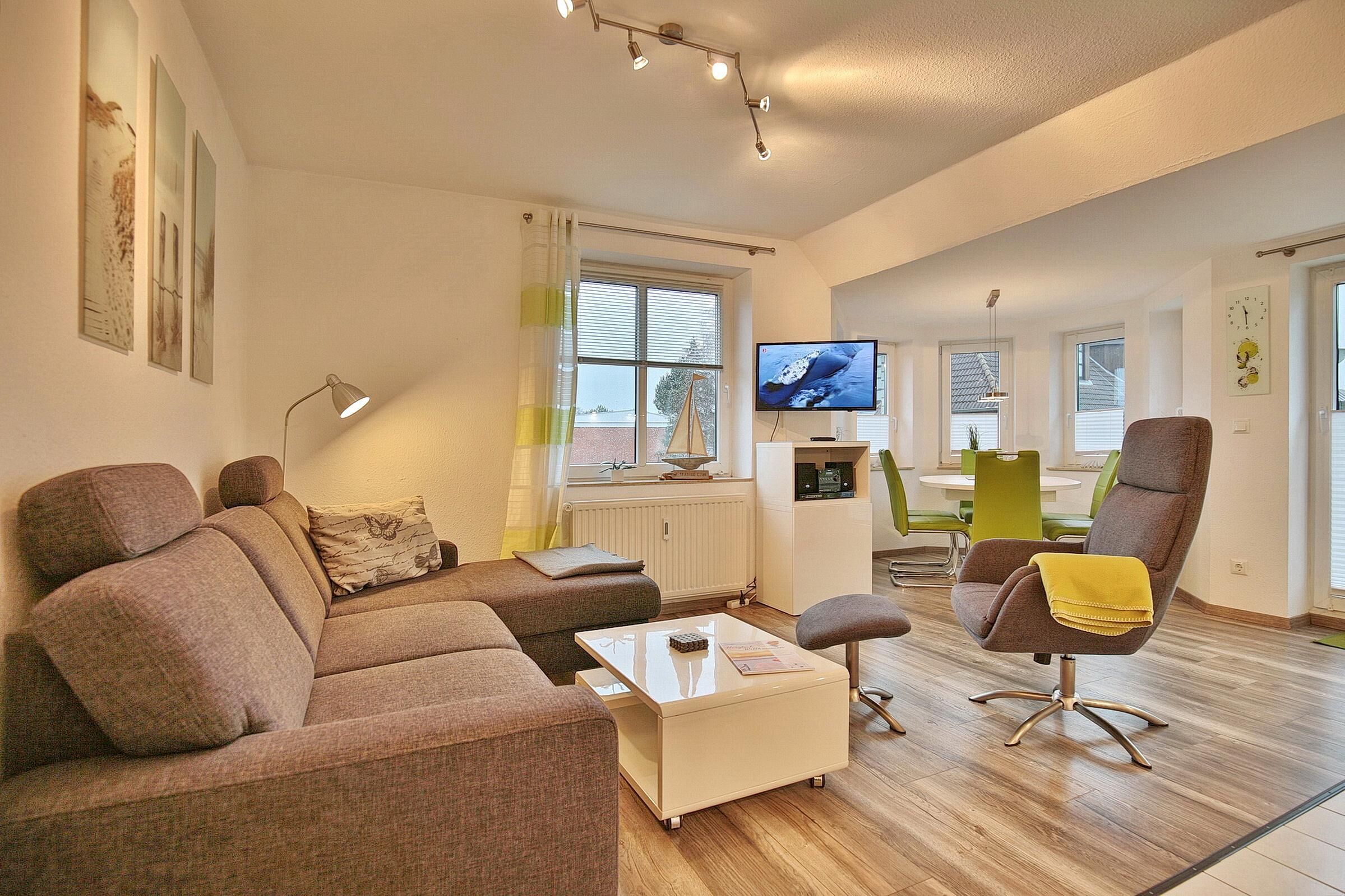 Fernseher, DVD-Player, Stereoanlage