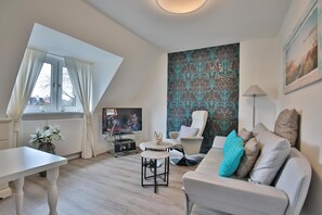 Fernseher, DVD-Player, Stereoanlage
