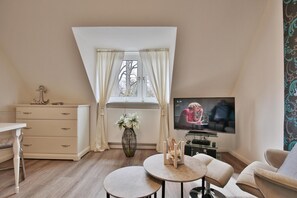 تلفزيون، مشغل دي في دي، ستيريو