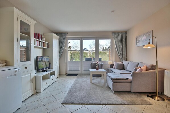 Fernseher, Stereoanlage