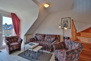 Fernseher, DVD-Player, Stereoanlage