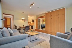 تلفزيون، مشغل دي في دي، ستيريو