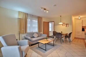 TV, DVD player, stereo - Gorch-fock-park 6 Appartement 5 (Timmendorfer Strand)