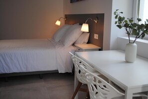 1 chambre, fer et planche à repasser, literie fournie