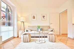 Fernseher, DVD-Player, Stereoanlage