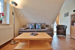 Fernseher, DVD-Player, Stereoanlage