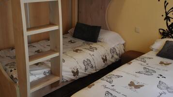 1 bedroom, bed sheets